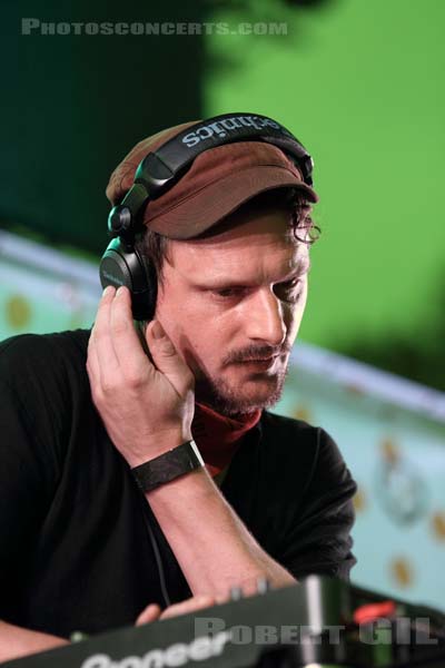 DJ KOZE - 2011-09-10 - PARIS - Parc de Bagatelle - 